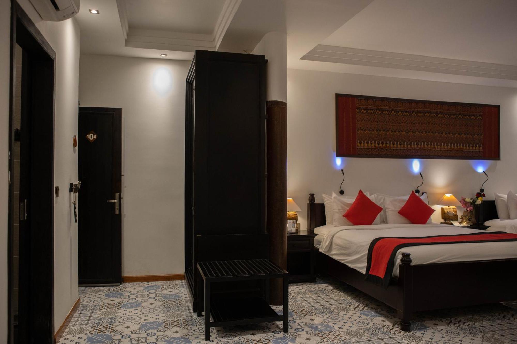 La Rose Suites Phnom Penh Bagian luar foto