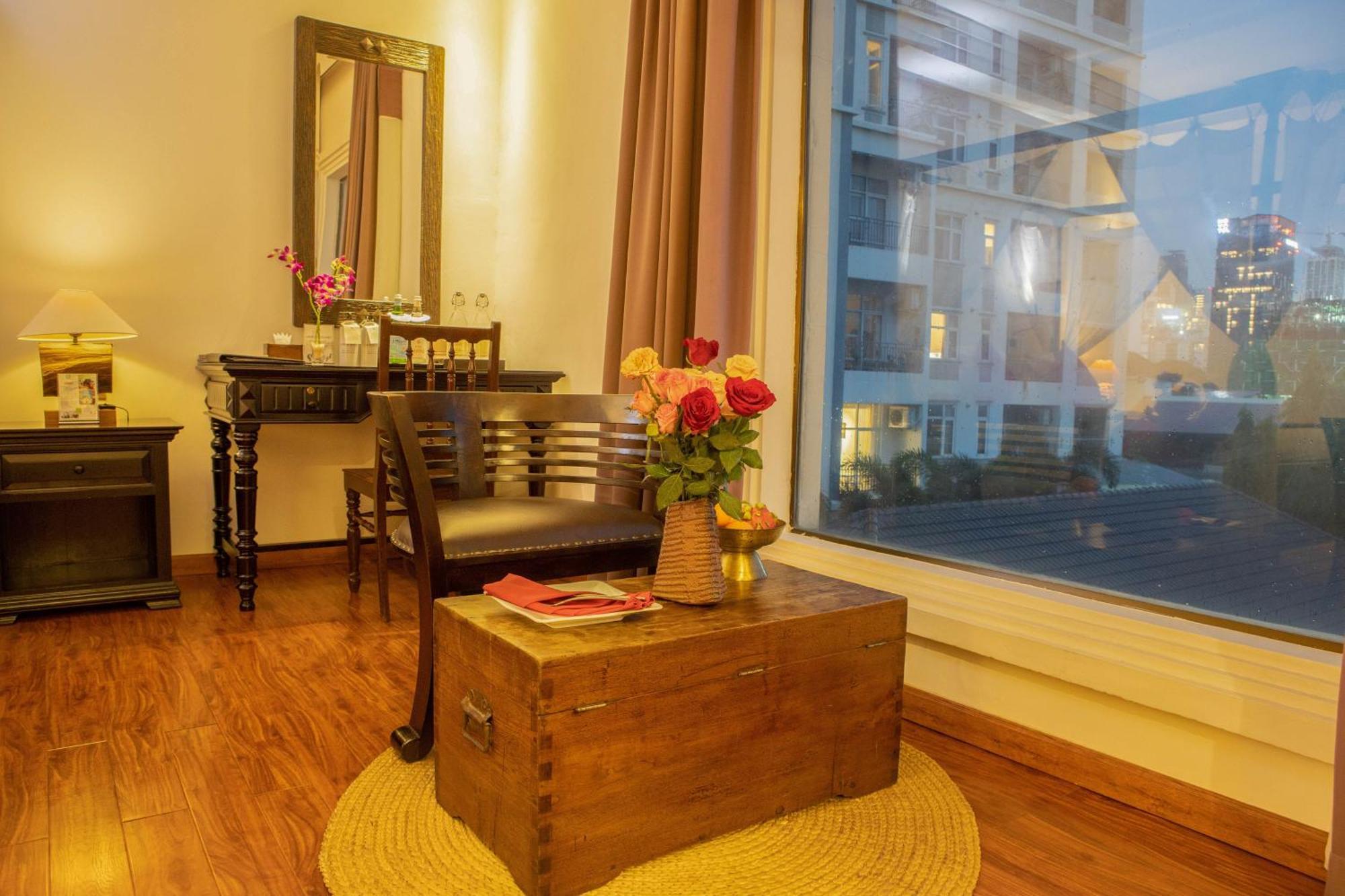La Rose Suites Phnom Penh Bagian luar foto
