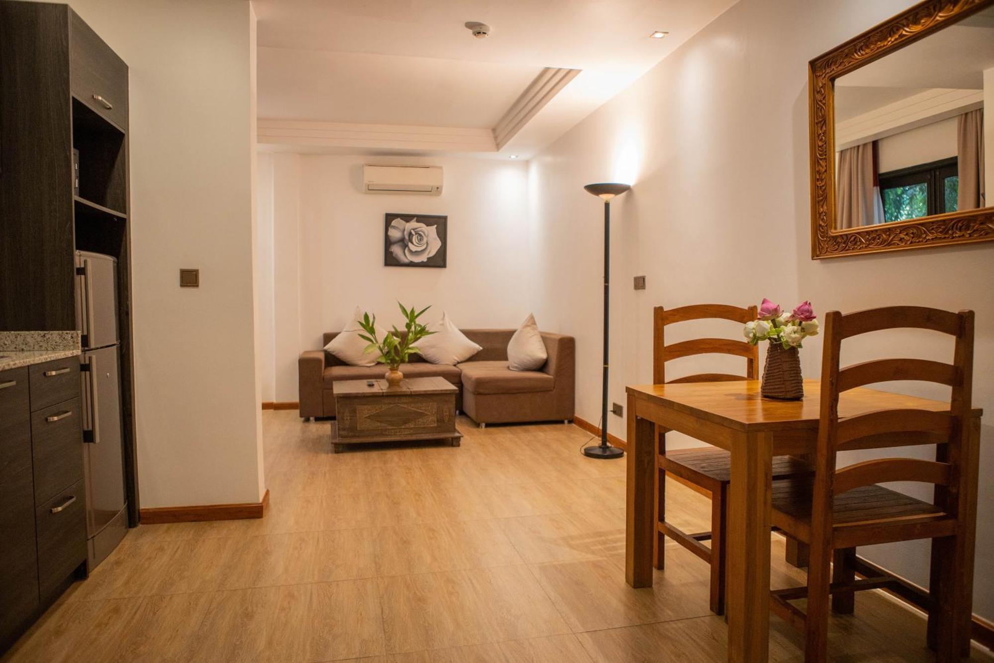 La Rose Suites Phnom Penh Bagian luar foto